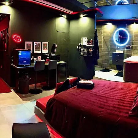 Redroomx Loveroom * Llupia