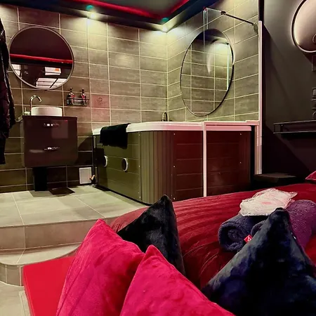 Redroomx Loveroom Llupia