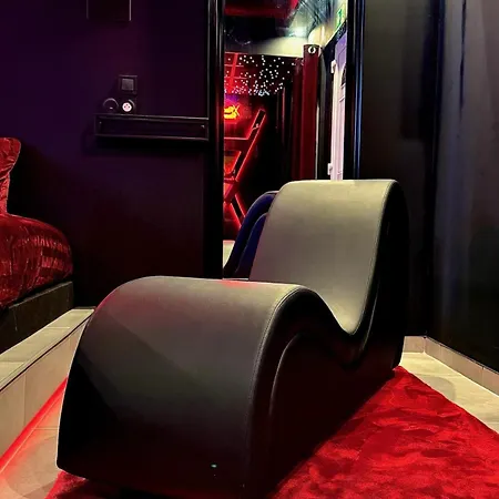 Redroomx Loveroom Llupia
