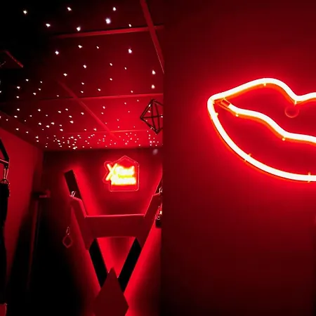 Redroomx Loveroom * Llupia