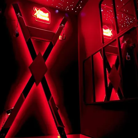 Redroomx Loveroom * Llupia