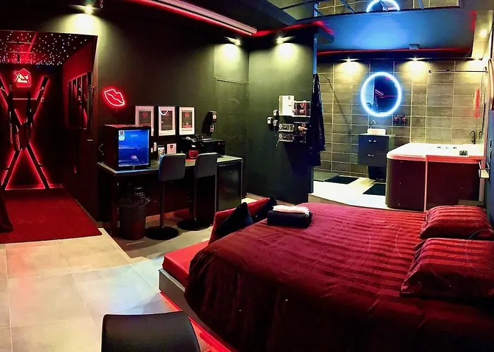 Redroomx Loveroom * Llupia