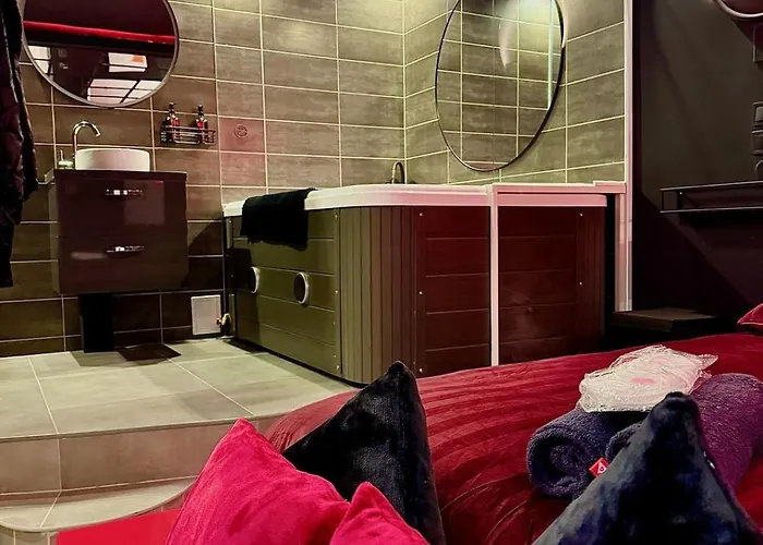 Redroomx Loveroom Llupia