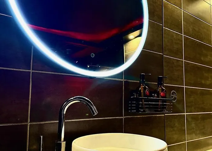 Апартаменты Redroomx Loveroom *