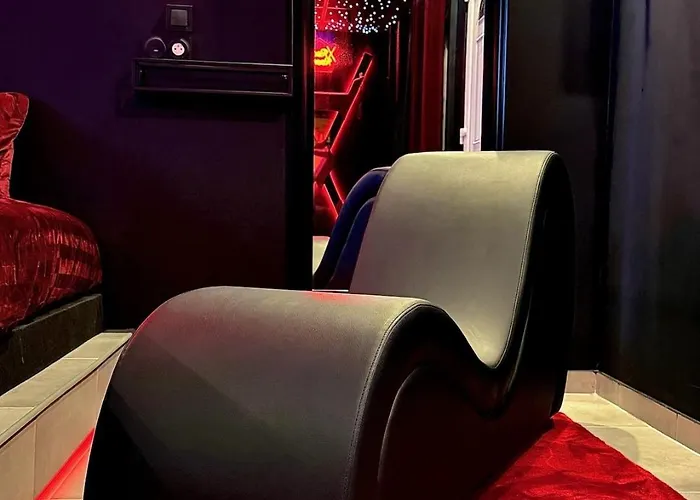 Redroomx Loveroom Llupia