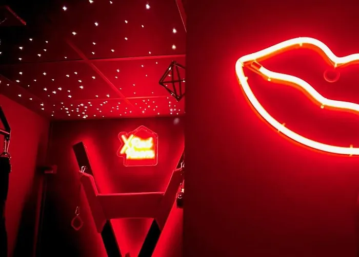 Redroomx Loveroom * Llupia